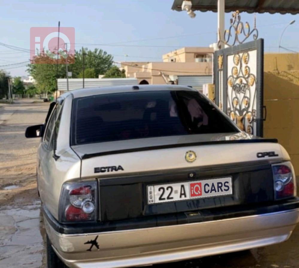 اوبل فيكترا
